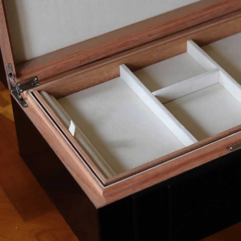 Outlet Boîte bijoux dragon laqué noir Lalique 88 EX Coupes, Coupelles Et Photophores|Boites Cristal