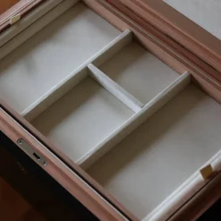 Outlet Boîte bijoux dragon laqué noir Lalique 88 EX Coupes, Coupelles Et Photophores|Boites Cristal