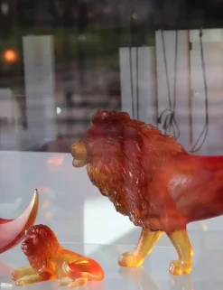 Lion sand ambre daum Éditions D’Art Cristal|Editions D’Art