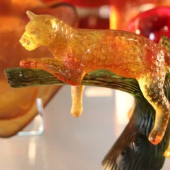 Panthère ambre sur arbre daum Bestiaire|Animaux Cristal