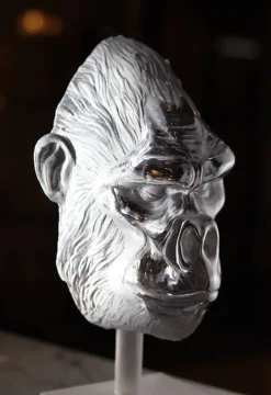 Sale Tête de Gorille poli pâte de cristal par Loïc Ortega Éditions D’Art Cristal|Bestiaire